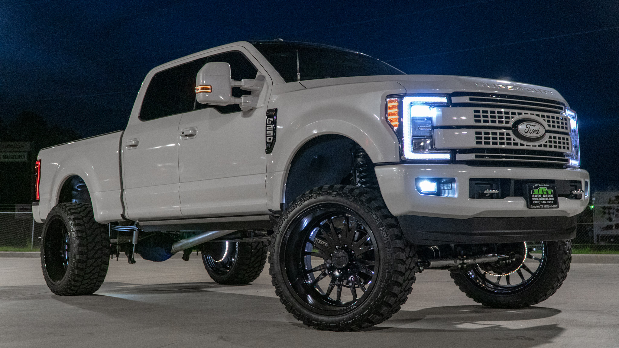 F250 Super Duty Platinum on 26×14inch JTX Wheels JTX