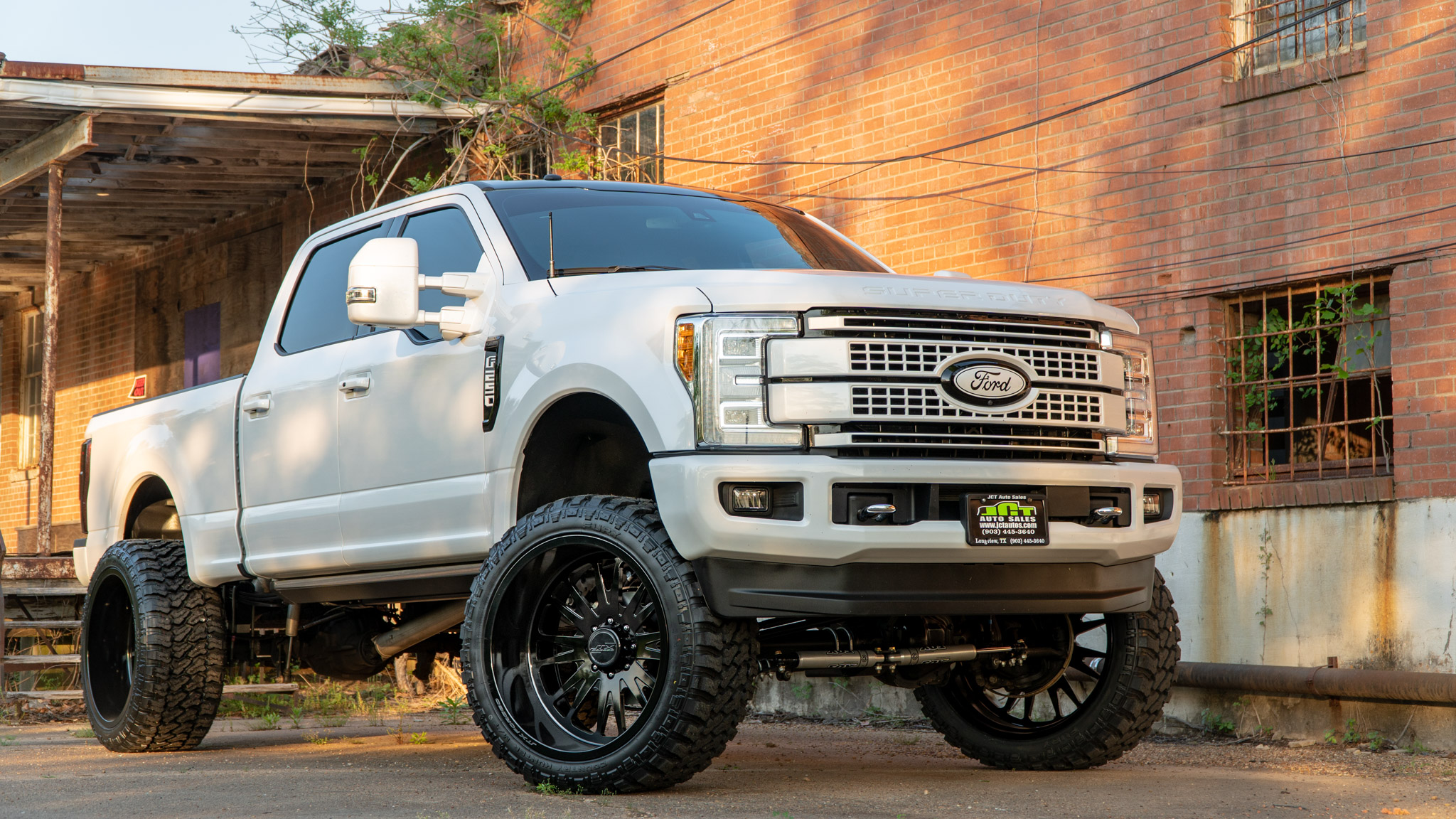 F-250 Super Duty Platinum on 26x14-inch JTX Forged Wheels - JTX Forged