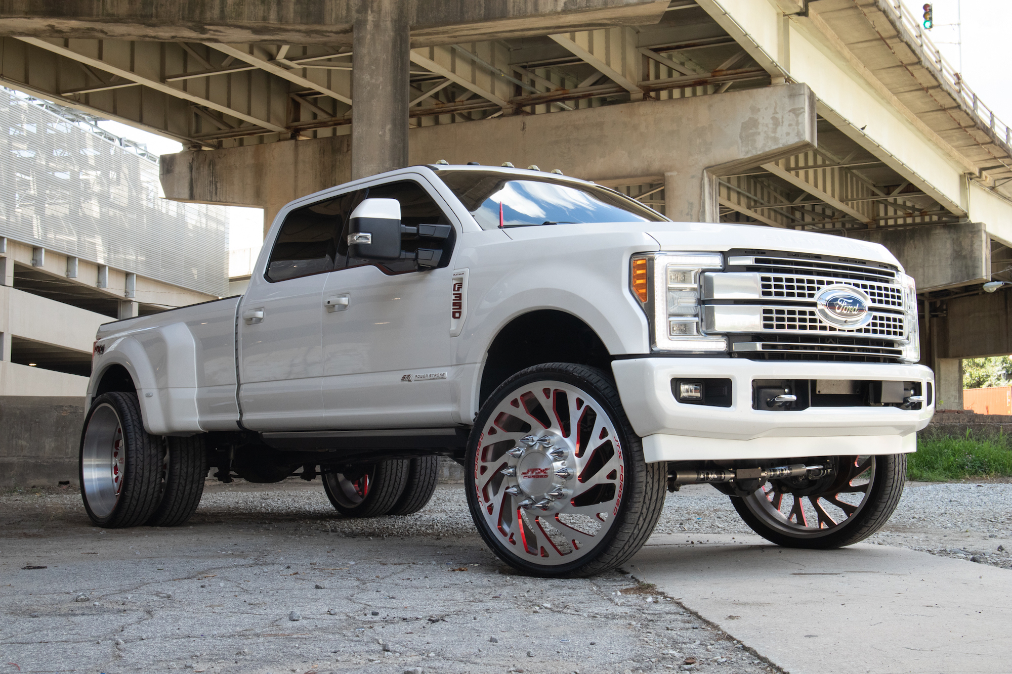 Ford F350 Platinum on 30-inch JTX Forged Dually Wheels - JTX Forged